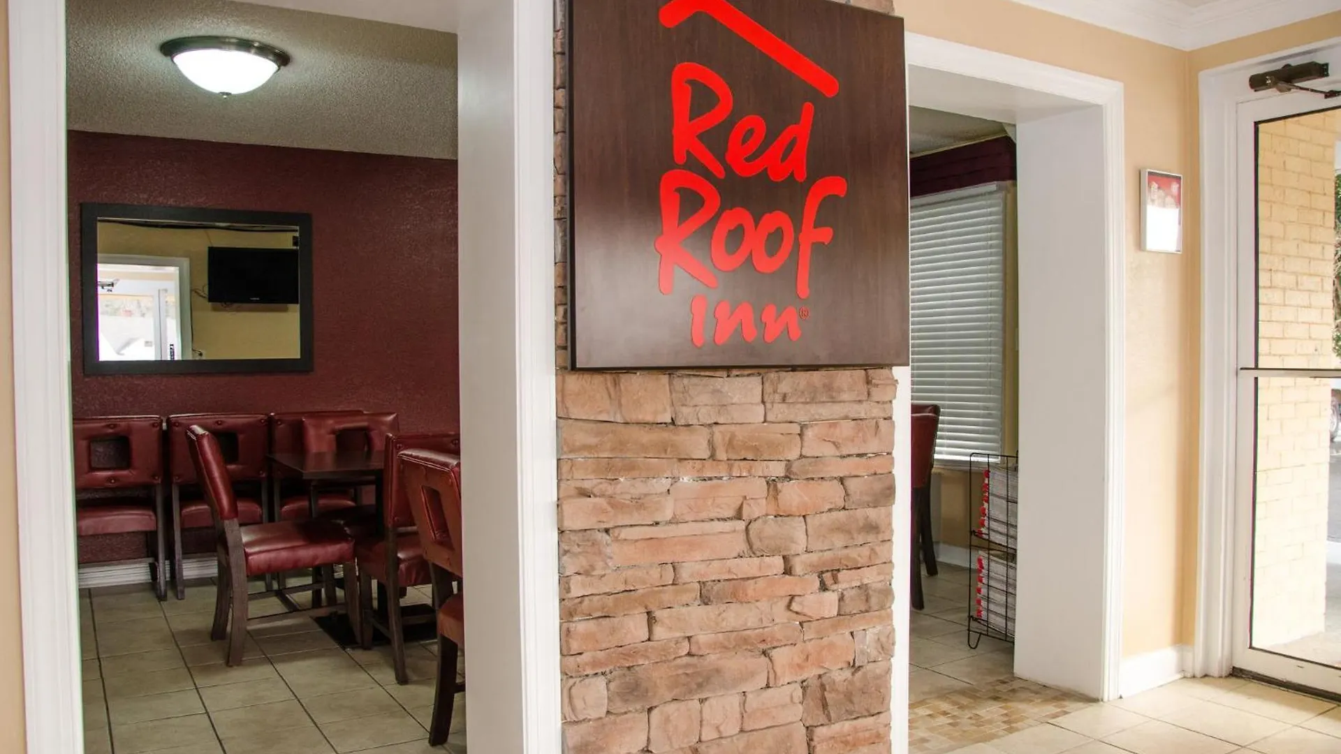 Red Roof Inn Williamsburg 2*,