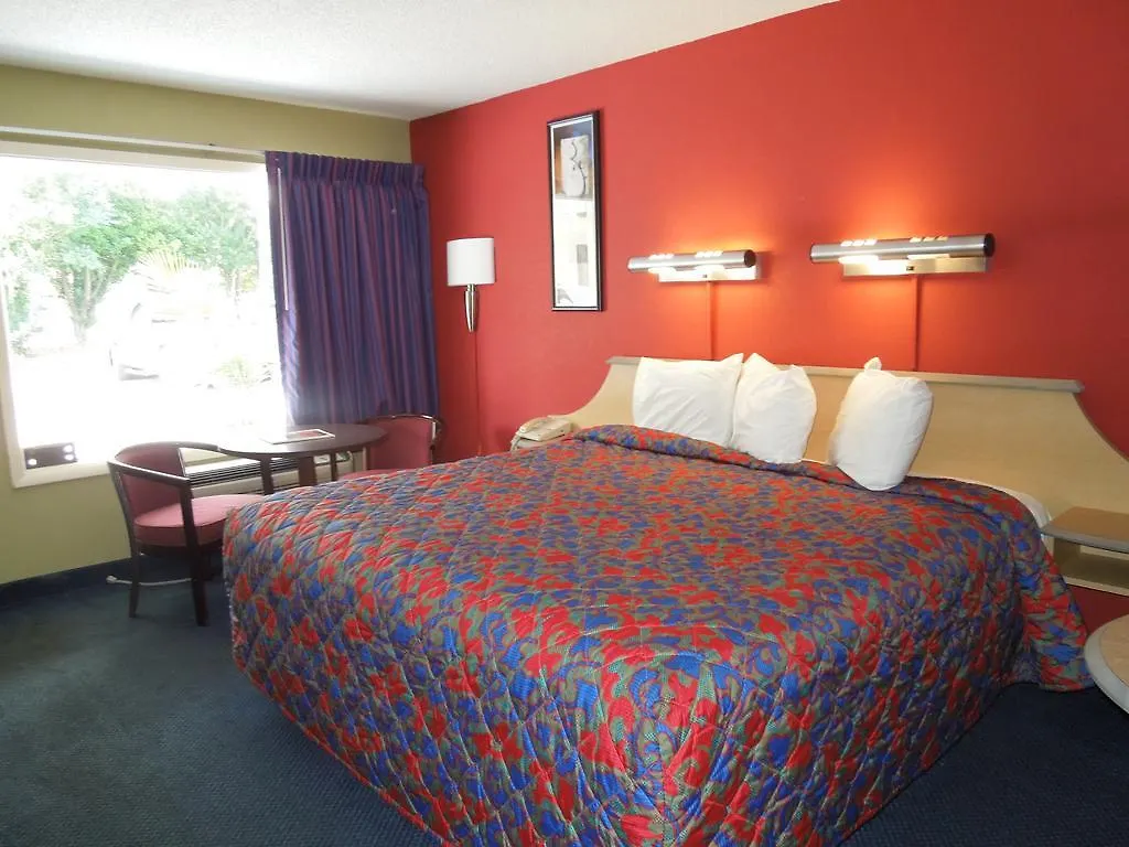 Red Roof Inn Williamsburg 2*,