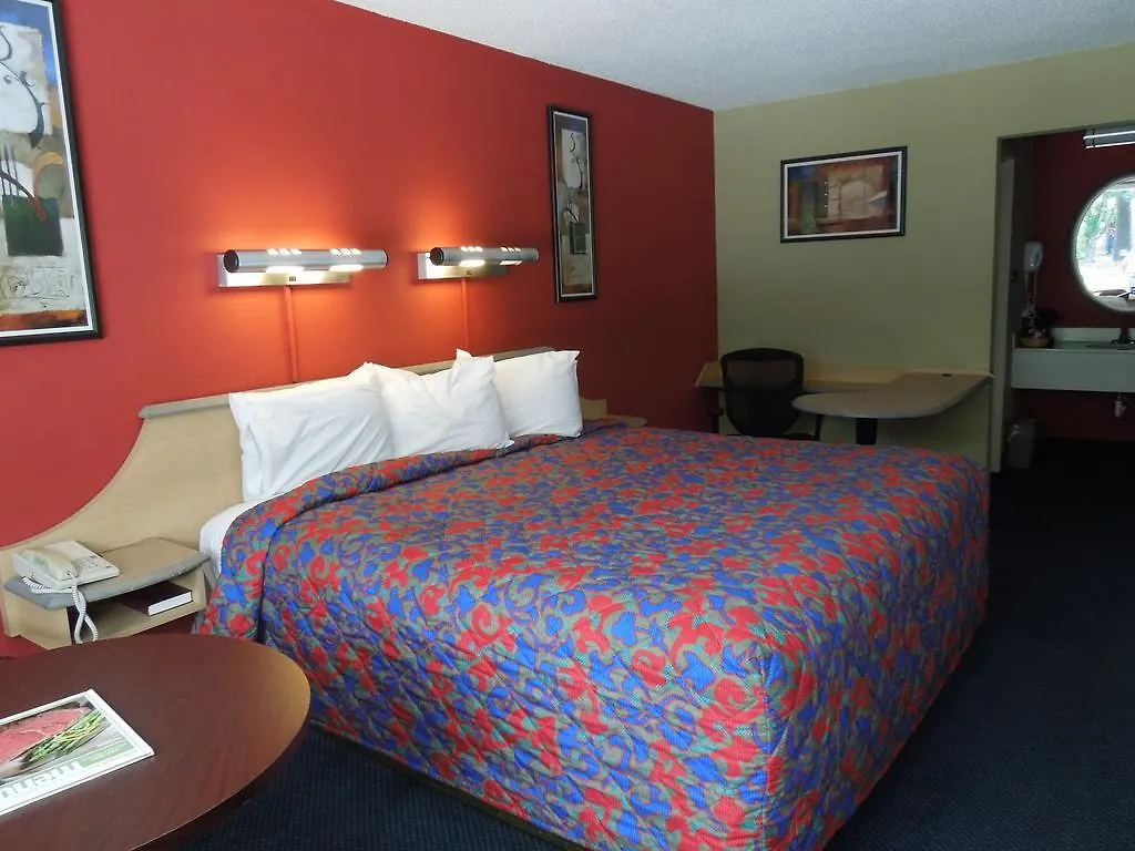 Red Roof Inn Γουίλιαμσμπεργκ